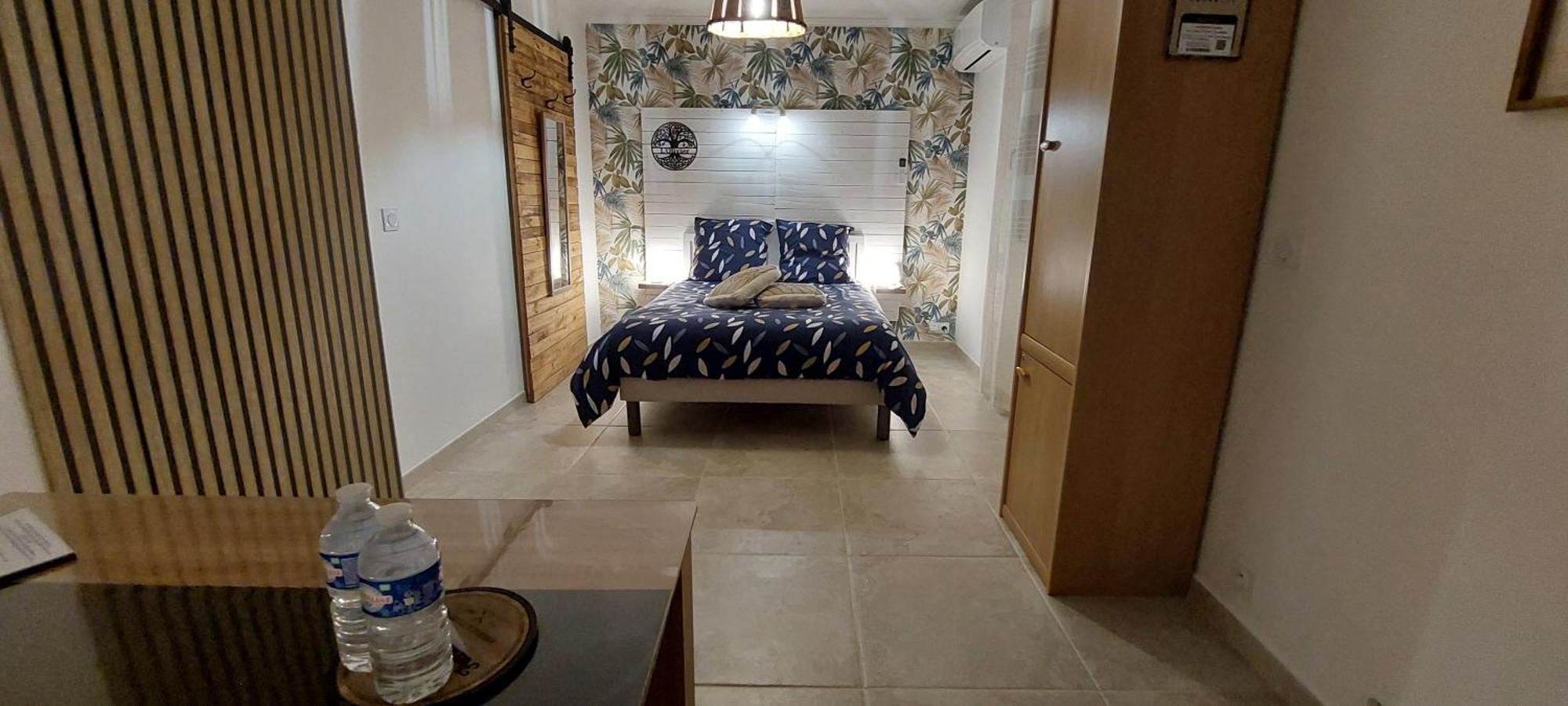 Gite De L'Olivier, Classe, Climatise, Jardin Avec Parking Gratuit Devant Le Logement Et A 5 Minutes Du Centre-Ville A Pied LʼIsle-sur-la-Sorgue Εξωτερικό φωτογραφία